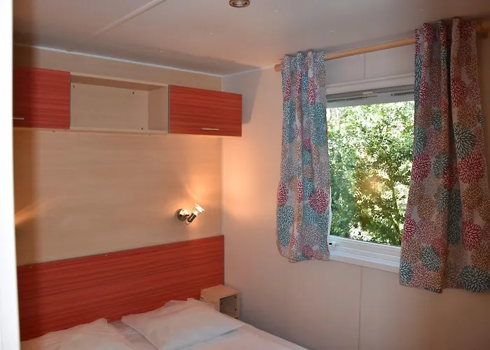 Et Village La Cheneraie Hotel Vers (Lot)